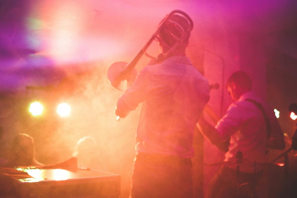 Listen to live music in Branson, MO